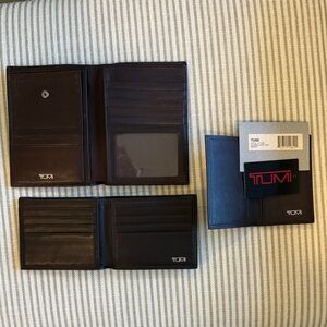 TUMI Brown Leather Wallet and Passport Set
